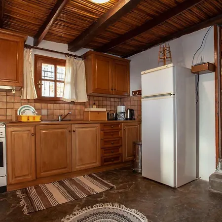 Argyros House Kır Evi